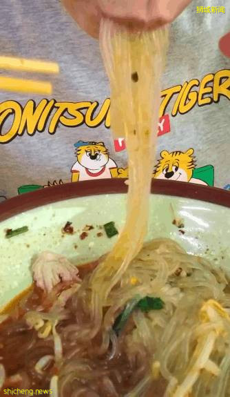 麻得过瘾!新加坡这家正宗四川肥肠粉,藏在小贩中心