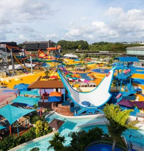 泰国泼水节来新加坡啦，拿起水枪我们一起战斗啊