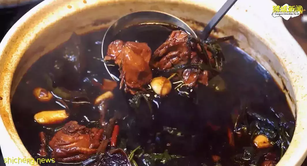 【食尚獅城】隱藏在食閣裏的平民美食“奇味雞煲”，人氣爆棚吃了一次就欲罷不能