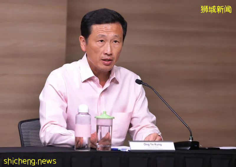 新加坡专家：传播风险较低 已接种病患确实可提早出院