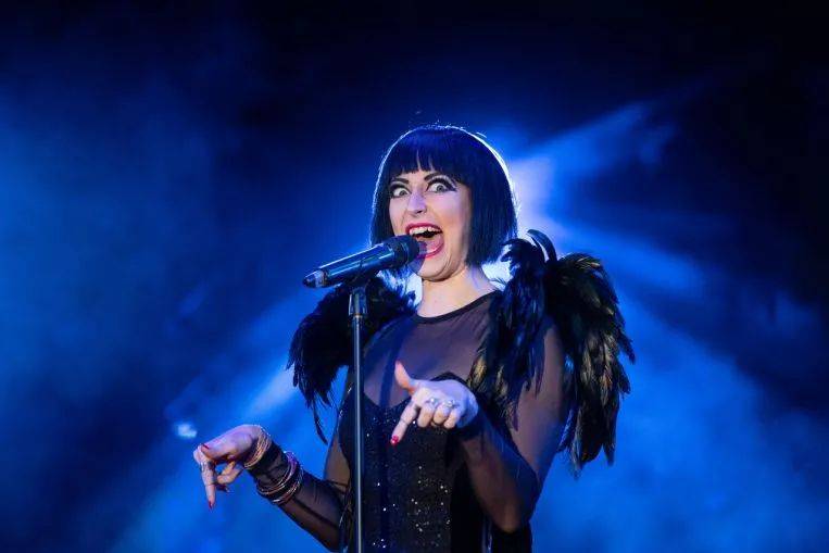 濱海灣金沙恢複國際劇團演出,La Clique馬戲團歌舞表演即將登場