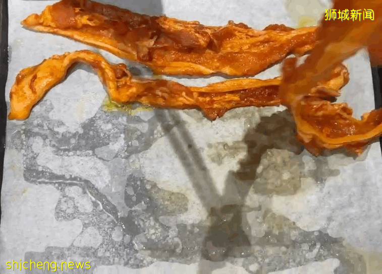 小木凳自助火锅新店开业两人同行一人免单，还送菜