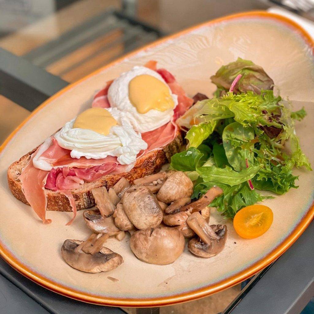 在园艺园林内的花园餐厅Canopy HortPark🌳绿植树木、阳光明媚，可带毛小孩入场🐕 