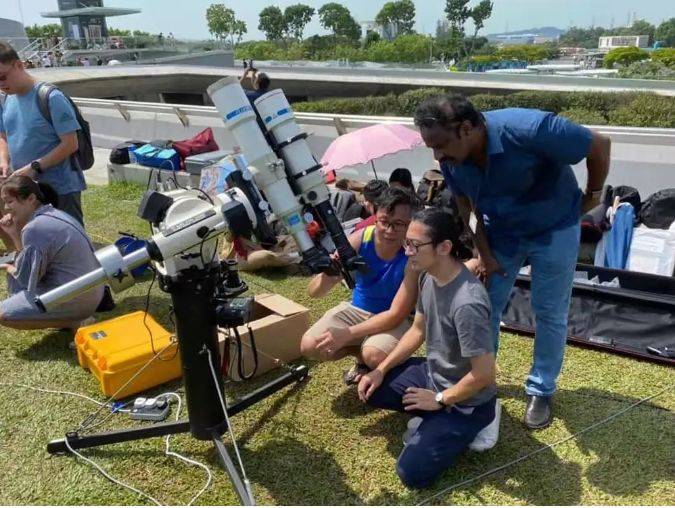 网友们太有创意了，P图恶搞日环食