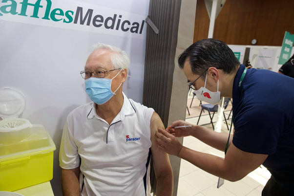 又一起出现症状不就医，确诊新航空姐丈夫感染新冠