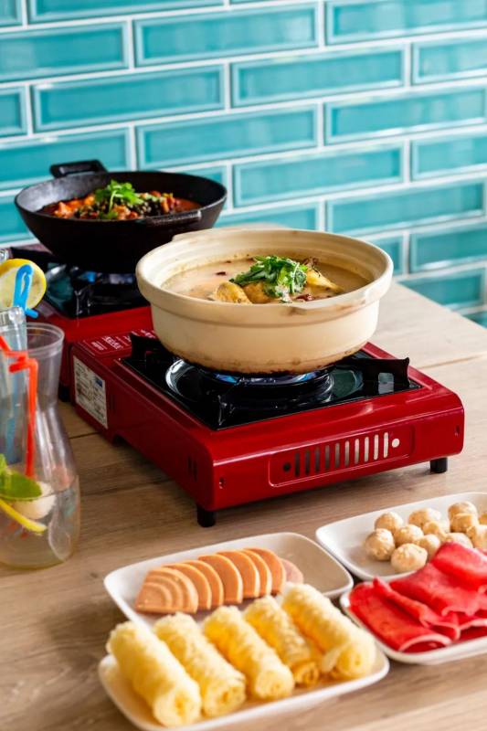 胖胖鸡携新装修强势回归!鸡公煲串烧自助买一送一,无限量供应