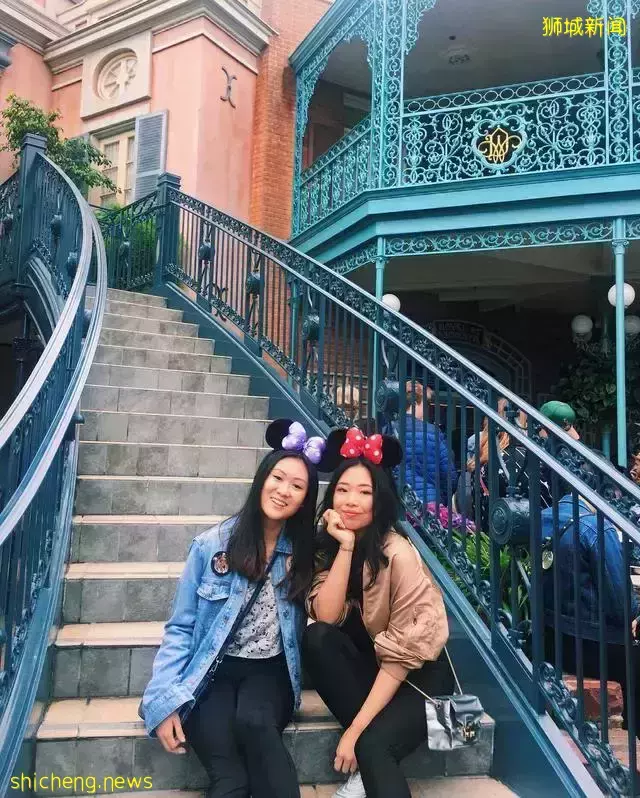 新加坡24岁美女遭热议!和闺蜜“结婚”变伴侣,男友竟愿意