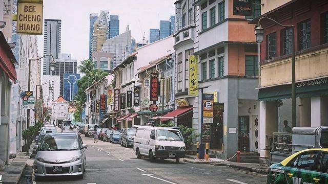 在新加坡，外地人常犯的3个错误，一个动作罚款1000人民币
