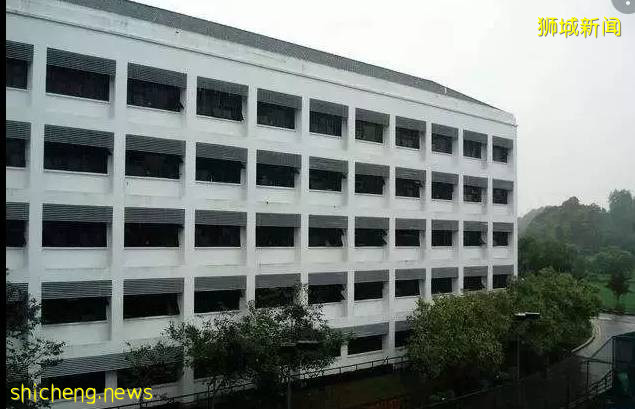 新加坡海星中学发文宣称,校门牌坊将于月底拆除