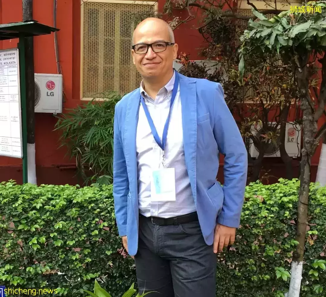 新加坡衛生部長“被迫代言”老花眼藥、脊椎病藥……無奈發聲