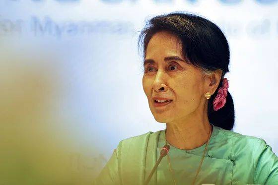 缅甸进入紧急状态!深夜扣押领袖,掐断电视信号!新加坡外交部提醒注意安全