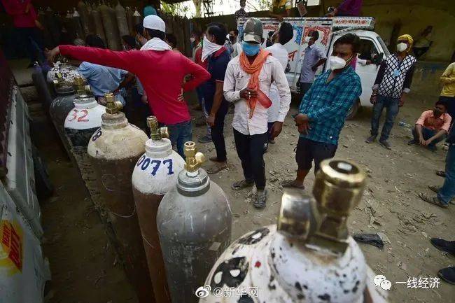 印度疫情失控，公園變焚屍台，大量富豪連夜逃離！包括進新加坡