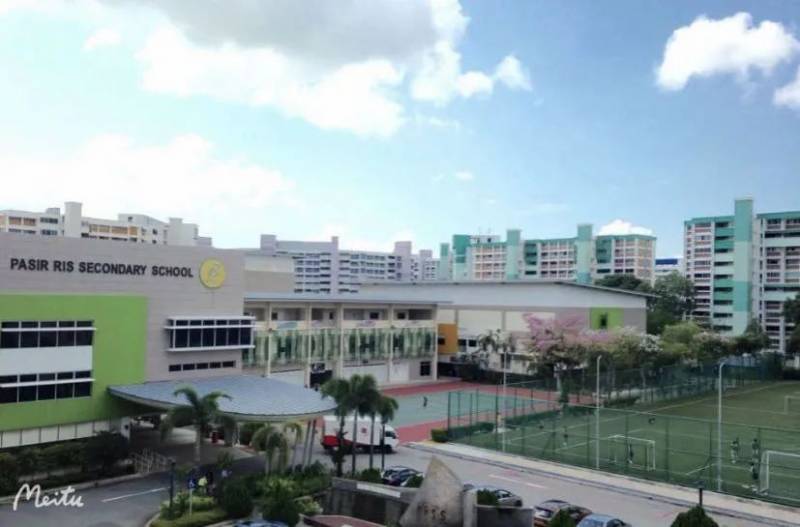 陪讀媽媽帶著女兒只身來到新加坡尋夢，不知最終將如何抉擇