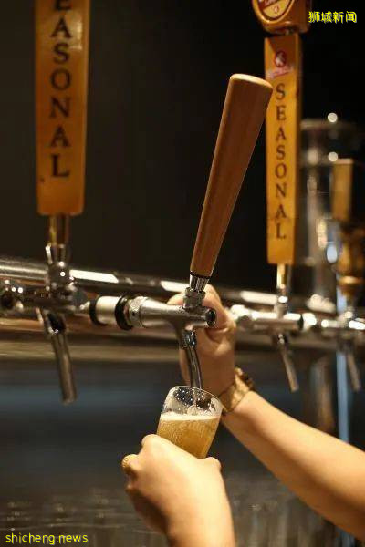 新加坡人釀的酒能喝嗎？”看獅城年輕人突圍打造“新茅台啤酒”等新口味