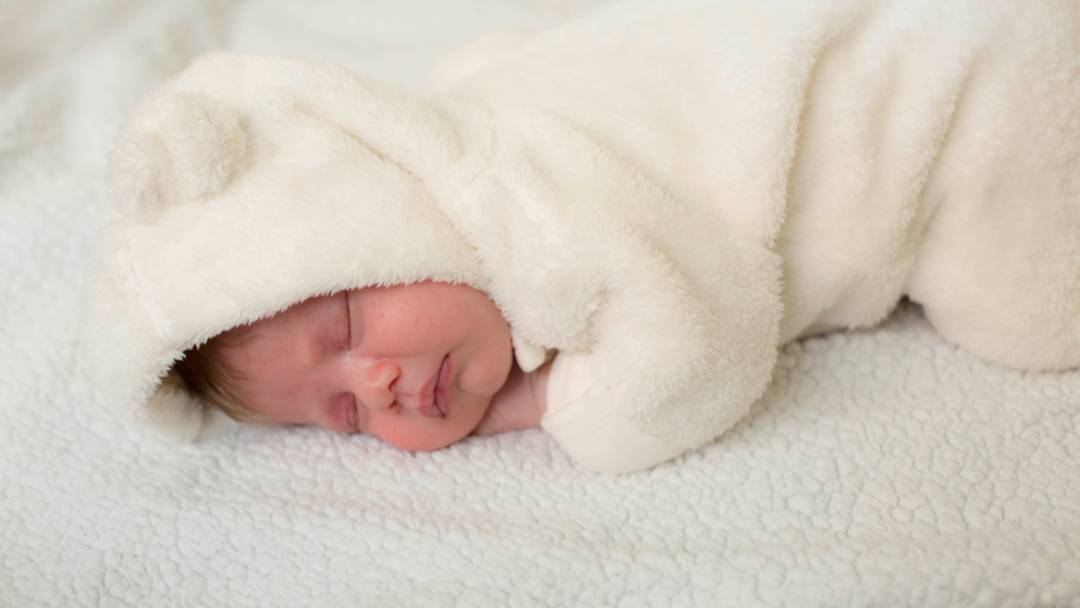 有人提議:新加坡女子強制服兵役,可以提高生育率