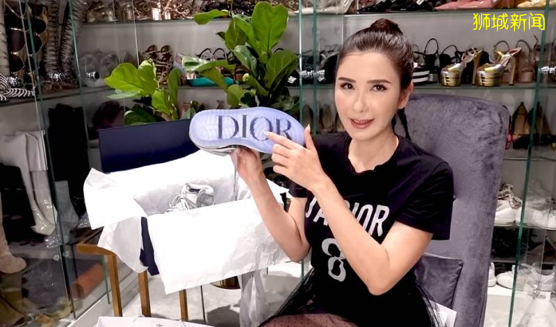 新加坡爱马仕女王晒新包,网友:老包能送我吗