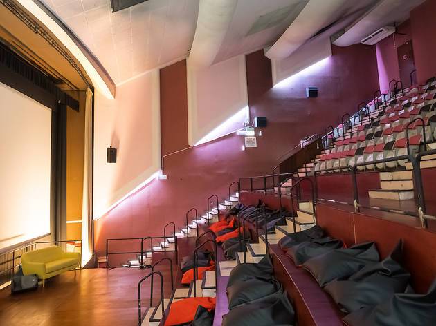 複古藝術空間⏳ 新加坡小衆+獨立電影院The Projector🎬 懷舊影院保留老派魅力！