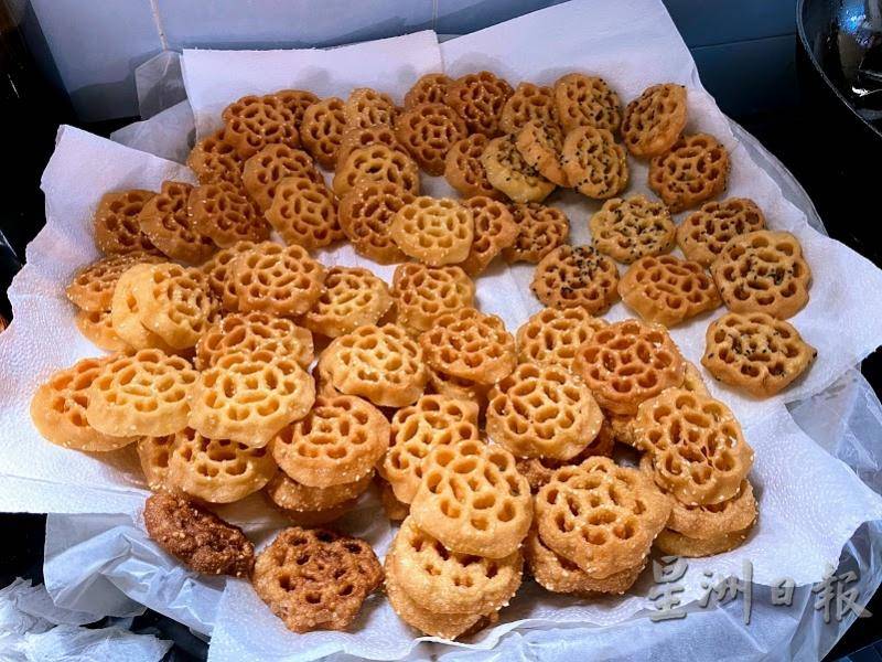 分隔馬新無法團聚 母女互送年餅解鄉愁