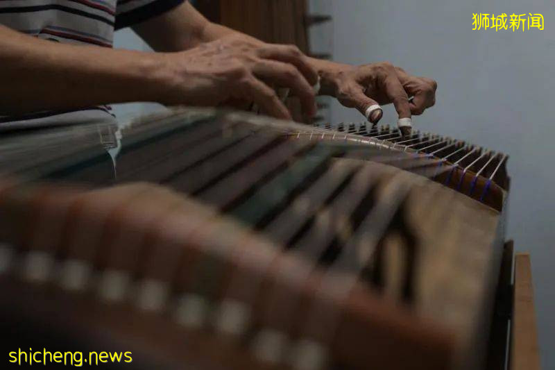 疫情暴发,街头表演活动戛然而止,在漫长的16个月里,本地街头艺人如何生活