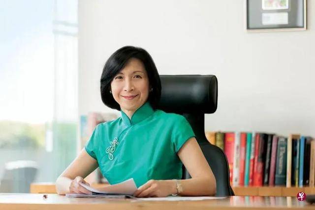 新加坡福布斯富豪榜唯一的女性！坐擁20層豪宅，旗袍當戰袍，人生最大的奢侈是不留遺憾