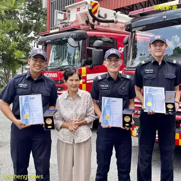 三名警員沖入濃煙救受困老婦  獲民防部隊頒發社區援助者獎