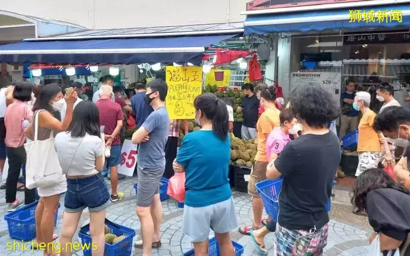 貓山王一個只要5元新幣!新加坡一條街四榴梿攤掀“榴梿戰”