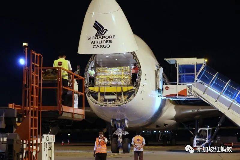 稱職領袖的最新起手式？　各國領導人紛紛卷起衣袖“身先士卒”打冠病疫苗