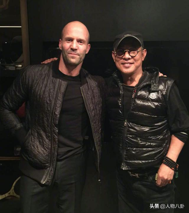 李连杰为何要移民新加坡?从功夫到电影再到慈善,看他经历了什么