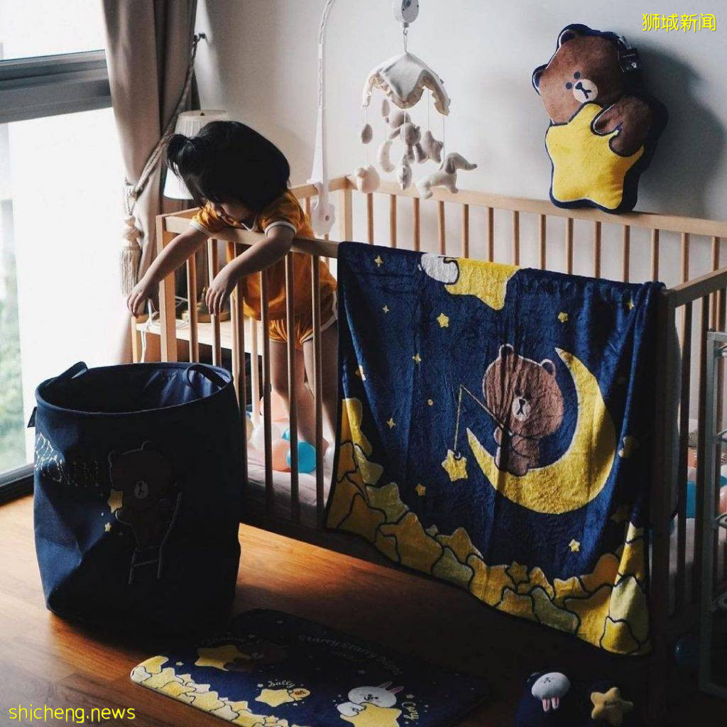 Watsons➕LINE FRIENDS“星空夜系列周邊”🌙毛毯+拖鞋+被子+洗衣籃，現已浪漫上架✨