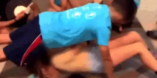 宿舍里"酒后乱性"?!新加坡排名第一的大学不能忍了