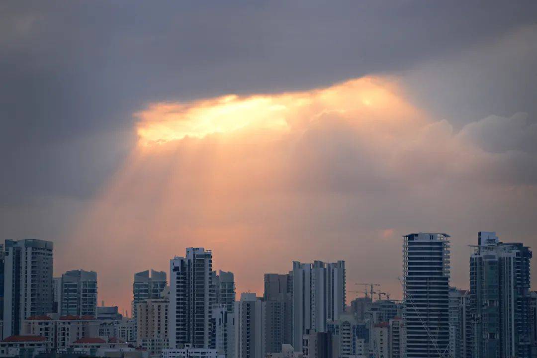 曙暮晖？反曙暮晖？今年迄今新加坡天空已出现哪几种自然光学现象