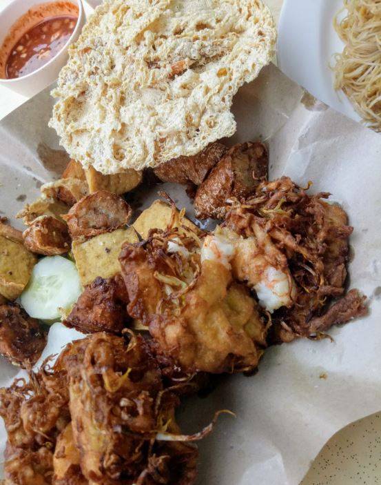 必尝小吃:新加坡10家最好的“Ngoh Hiang”五香虾饼摊位