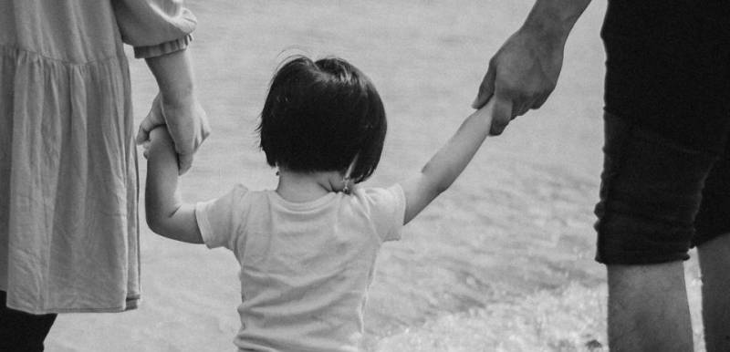 因嫌新加坡疫情严重,她死活要带孩子离开!法官这样判