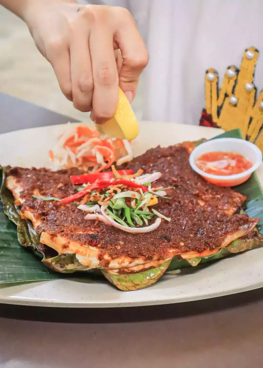 逢周末就爆滿!這個新加坡唯一的靠海美食村裏到底有哪些“寶藏小吃”