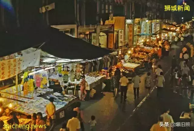 45 張照片,捕捉 1971 年新加坡的街景,來尋找中華文化的痕迹吧
