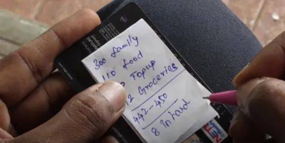 实拍!新加坡客工如何以450新元的薪水挣扎求生