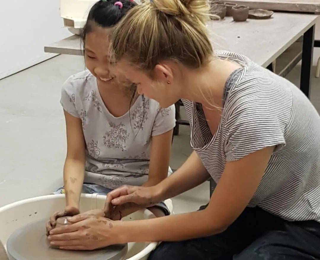 一起玩泥巴!新加坡11家陶艺馆,给娃童年加点糖,还能带作品回家