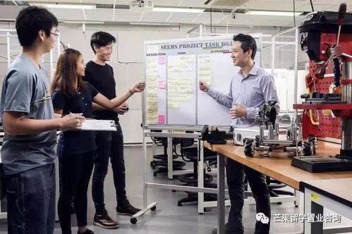 毕业月薪3至5万人民币!新加坡留学生有多少新福利