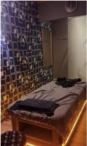 新加坡警察突袭7间按摩店,店内装潢曝光!两妇女因卖淫被捕