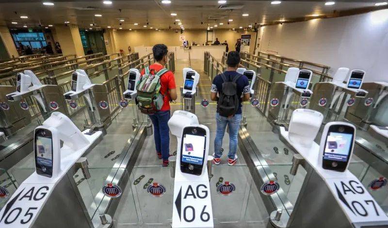 新加坡海陸空關卡全面安裝新通關系統，2022年後新加坡公民可“刷臉刷眼”出入境
