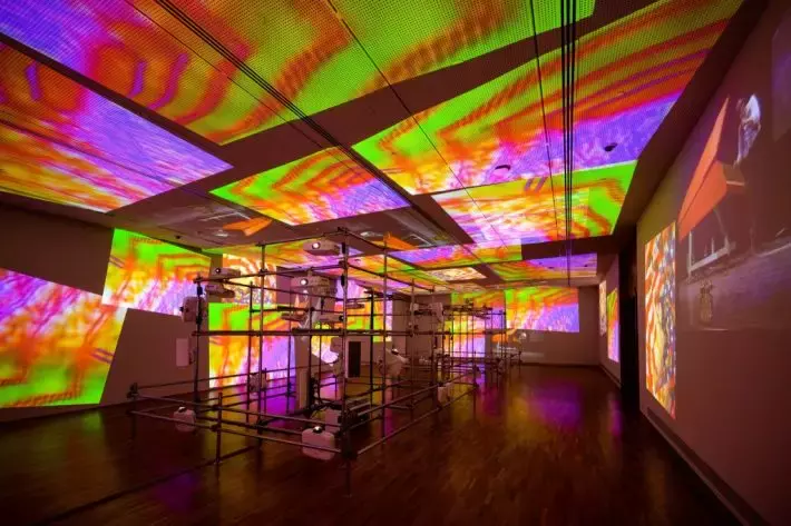 刷爆朋友圈的白南准世界巡展，最後一站就在新加坡！隨手一拍都是大片