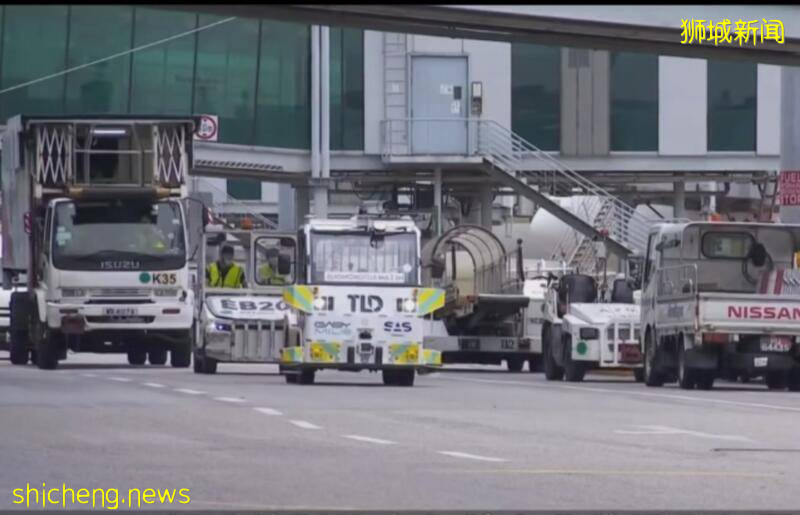 太帥了！新加坡樟宜機場迎來“無人駕駛行李車”！賊酷炫、滿滿科技感