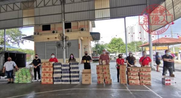 姚彣隆號召獅城8藝人 籌款買物資 送110貧戶