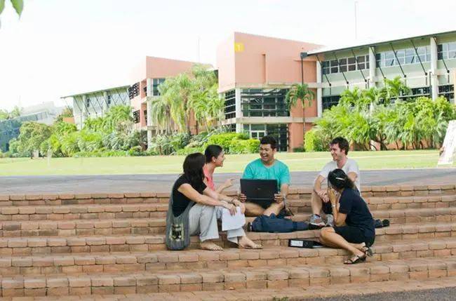 女孩子出國留學不安全！太危險！怎麽辦