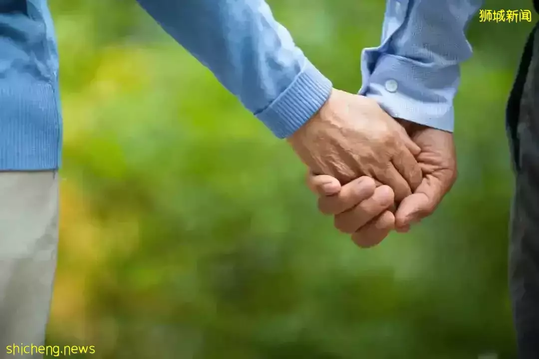 对比!新加坡2020和2022年的新冠死亡率竟差这么多,已接近流感