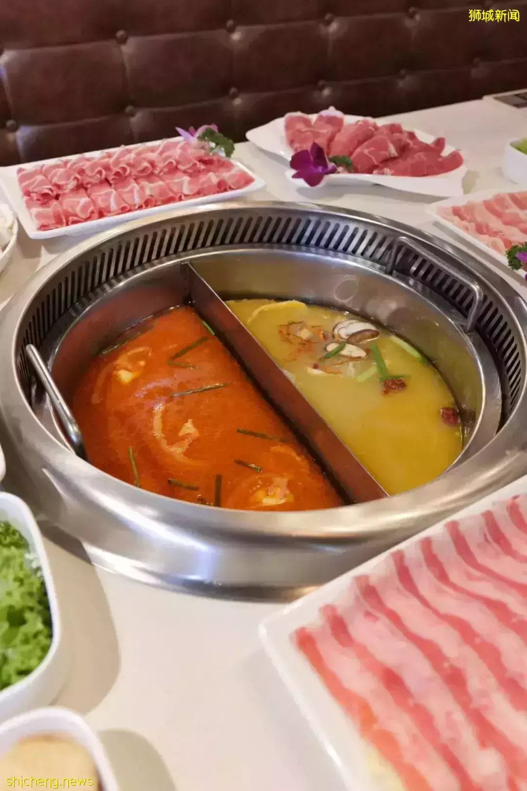 新加坡這家九宮格火鍋太贊了！不限量自助、免費湯底、送飲料