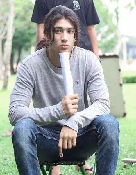 100個全球最帥的男人,新加坡無人上榜!他居然第一,撞臉王力宏、當過和尚,現被判入獄