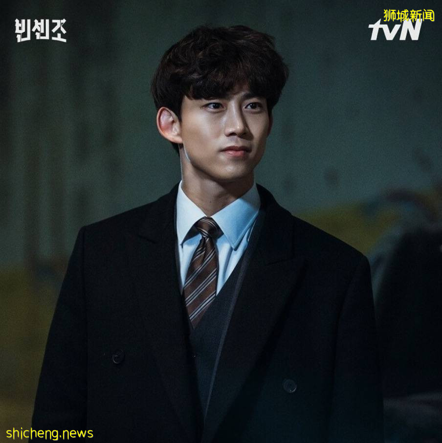 韩国男团在新加坡被女粉堵门!半夜闯入酒店房间,险被看光