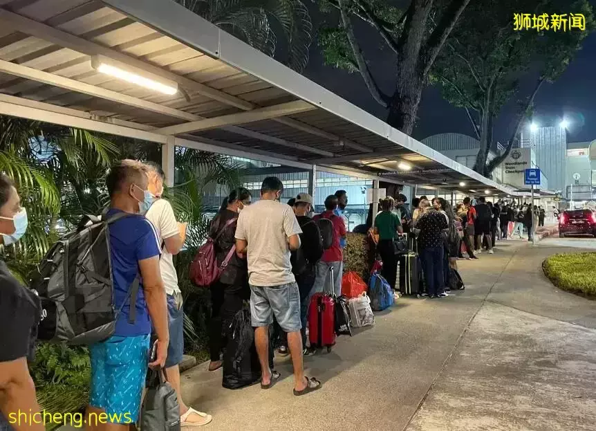 新加坡&马来西亚大堤挤爆了，人人人仌众、车车车䡛轰