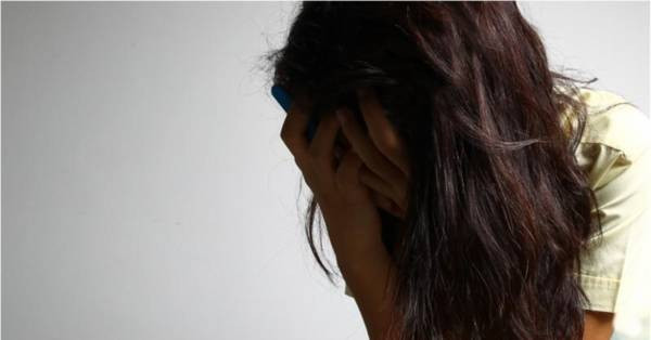 醉女搭私召車扯司機衣 判監禁10天罰3000